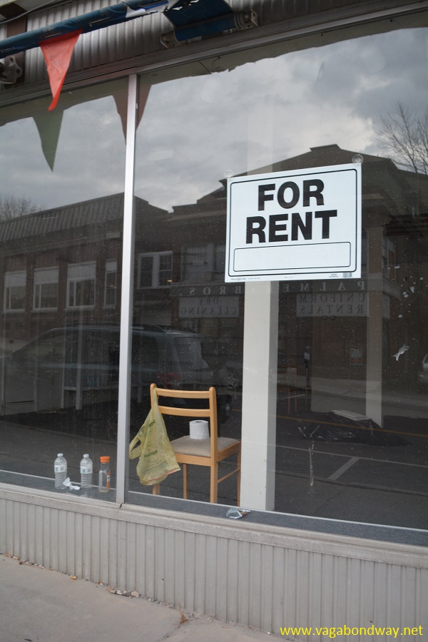 sad for rent sign