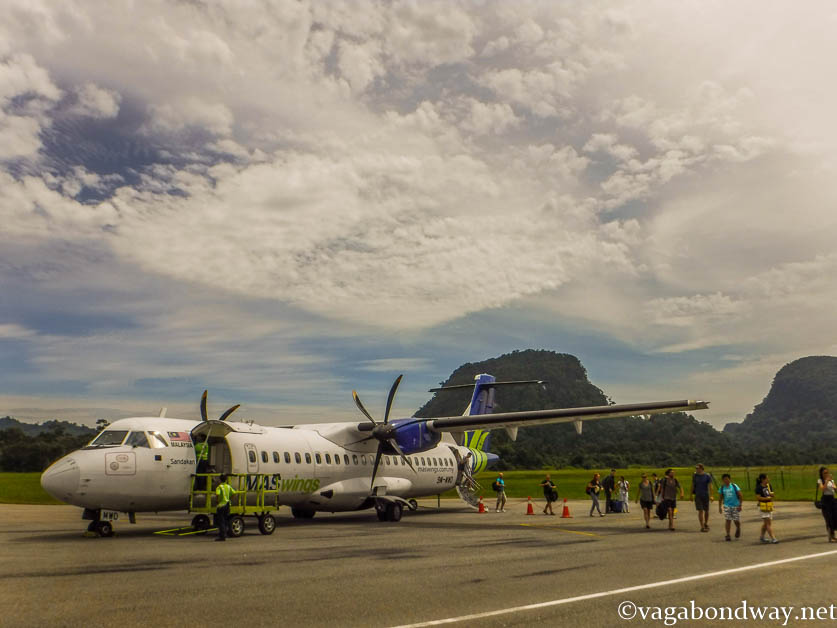 Budget flight Borneo Malaysia